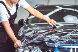 Le film covering pour voiture (protection et esthétique)